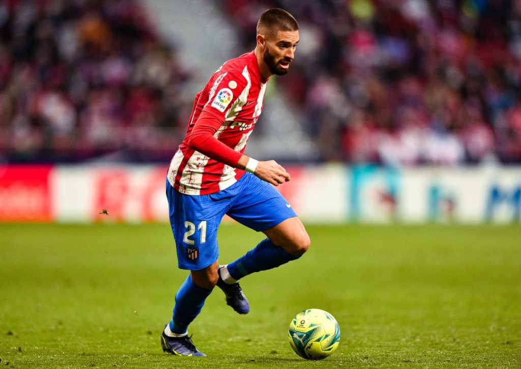 Marschiert Atletico Madrid (im Bild: Yannick Carrasco) beim Drittligisen Rayo Majadahonda souverän ins Achtelfinale?