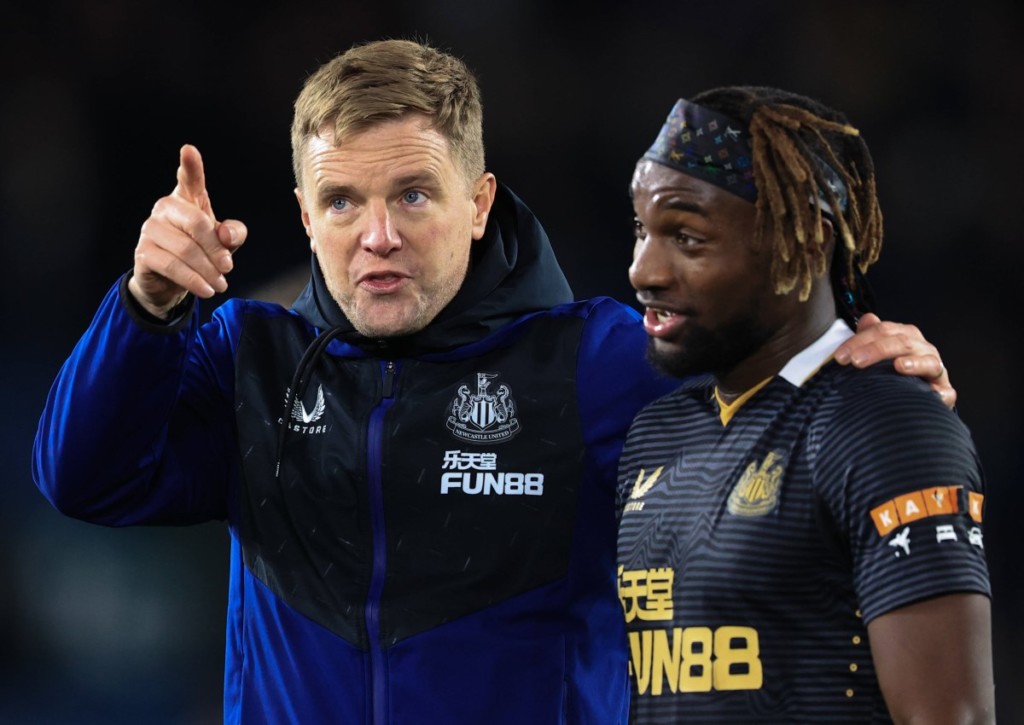 Eddie Howe gibt Allan Saint-Maximin die Richtung vor: Newcastle will gegen Everton nachlegen