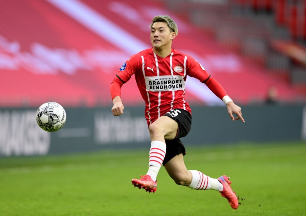 Die PSV Eindhoven (im Bild: Ritsu Doan) will mit einem Sieg gegen Alkmaar oben dran bleiben.