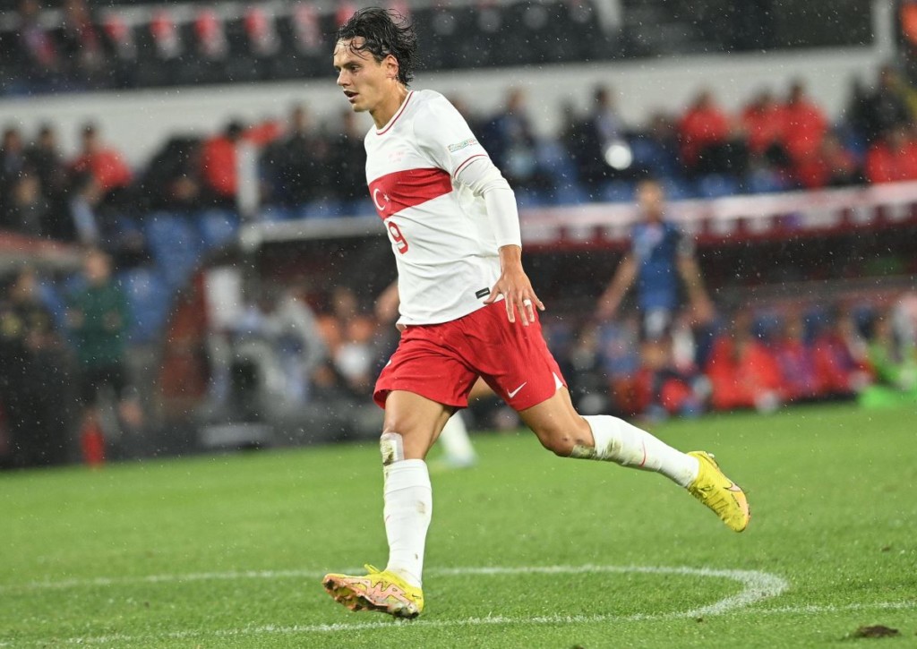 Siegt die Türkei (im Bild: Enes Ünal) im Länderspiel zuhause gegen Schottland?