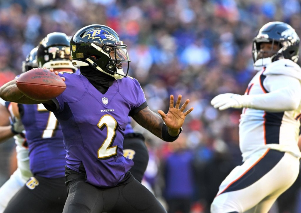 Wie macht sich Tyler Huntley als Jackson-Ersatz im Spiel der Ravens bei den Steelers?