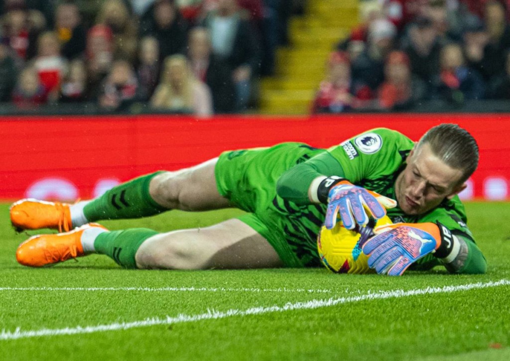 Befreit sich Everton (im Bild: Jordan Pickford) gegen Aston Villa weiter aus der Abstiegszone?