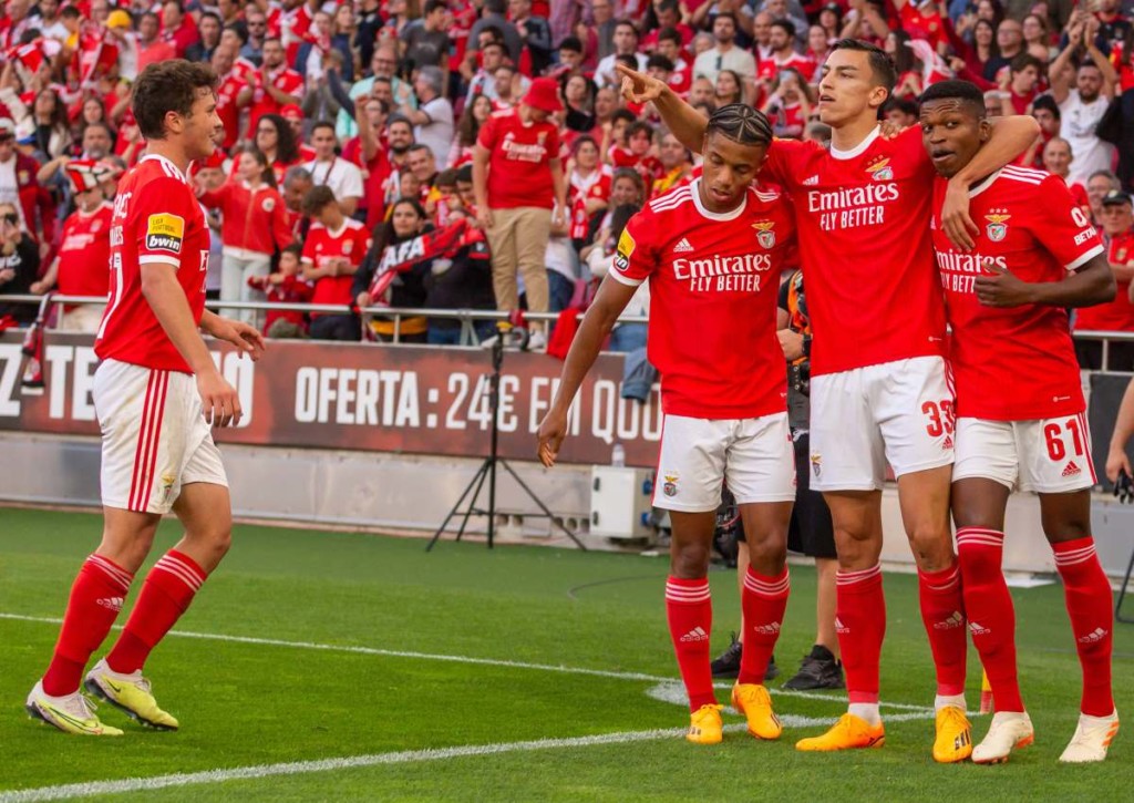 Kürt sich Benfica Lissabon mit einem Auswärtssieg im Derby bei Sporting Lissabon zum Meister?