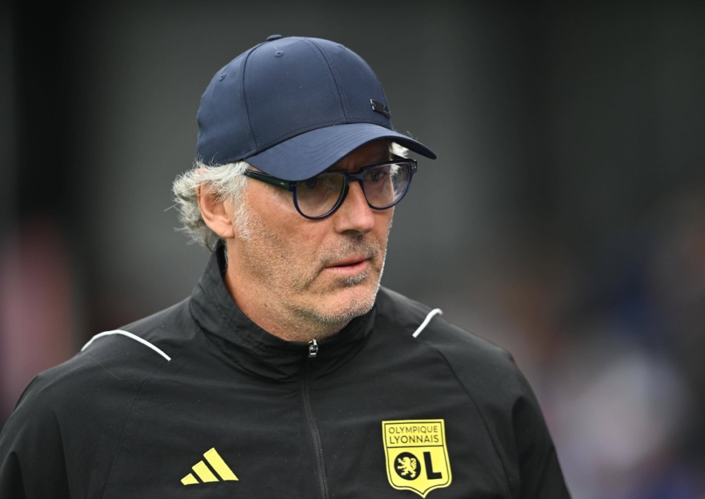 Muss Lyon mit Trainer Laurent Blanc zum Auftakt in Straßburg gleich einen Rückschlag verkraften?