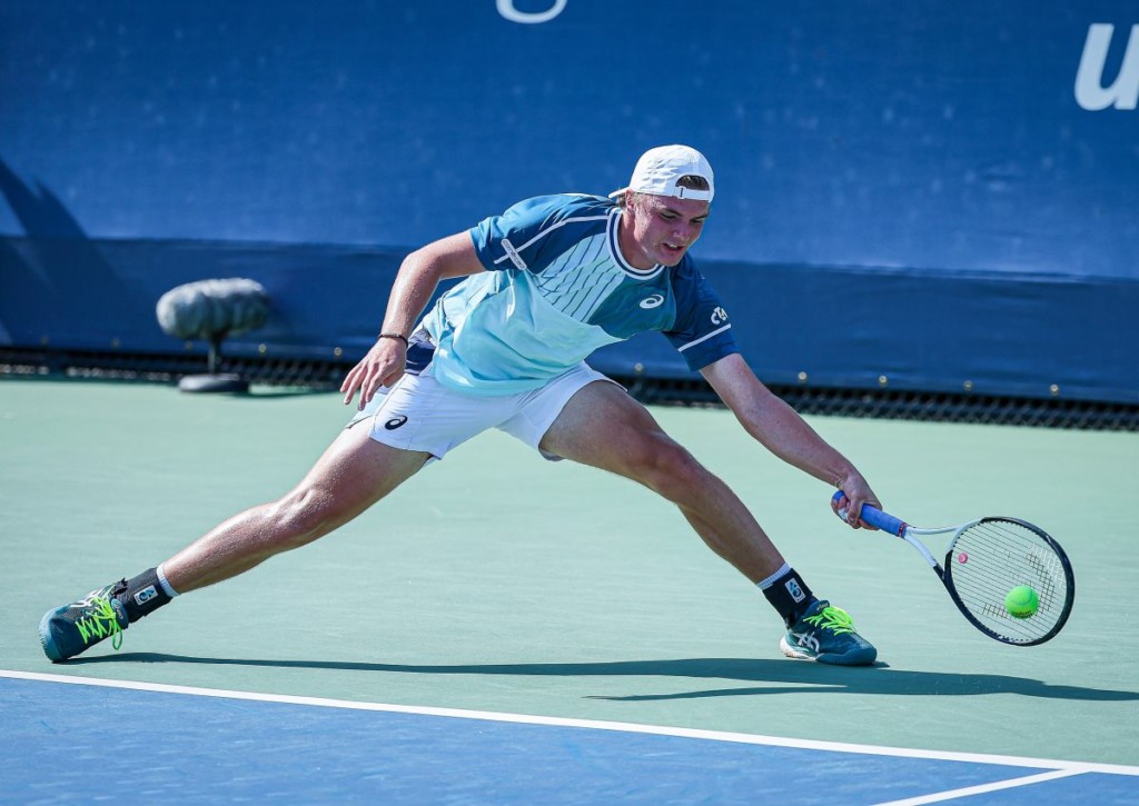 Überrascht Stricker in der zweiten Runde der US Open 2023 gegen Tsitsipas?