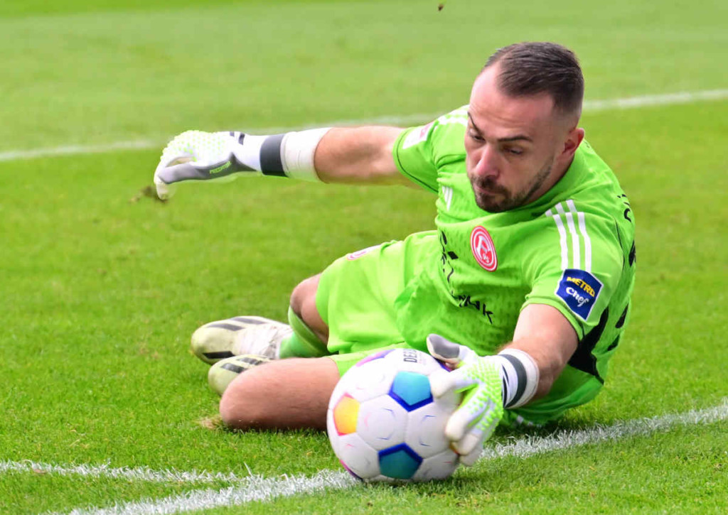 Hält Kastenmeier für Düsseldorf gegen Schalke die drei Punkte fest?