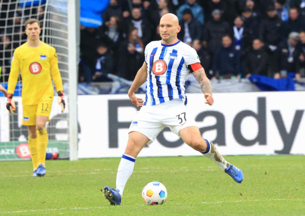 Gewinnt die Hertha (im Bild: Toni Leistner) das wichtige Verfolgerduell gegen Düsseldorf?