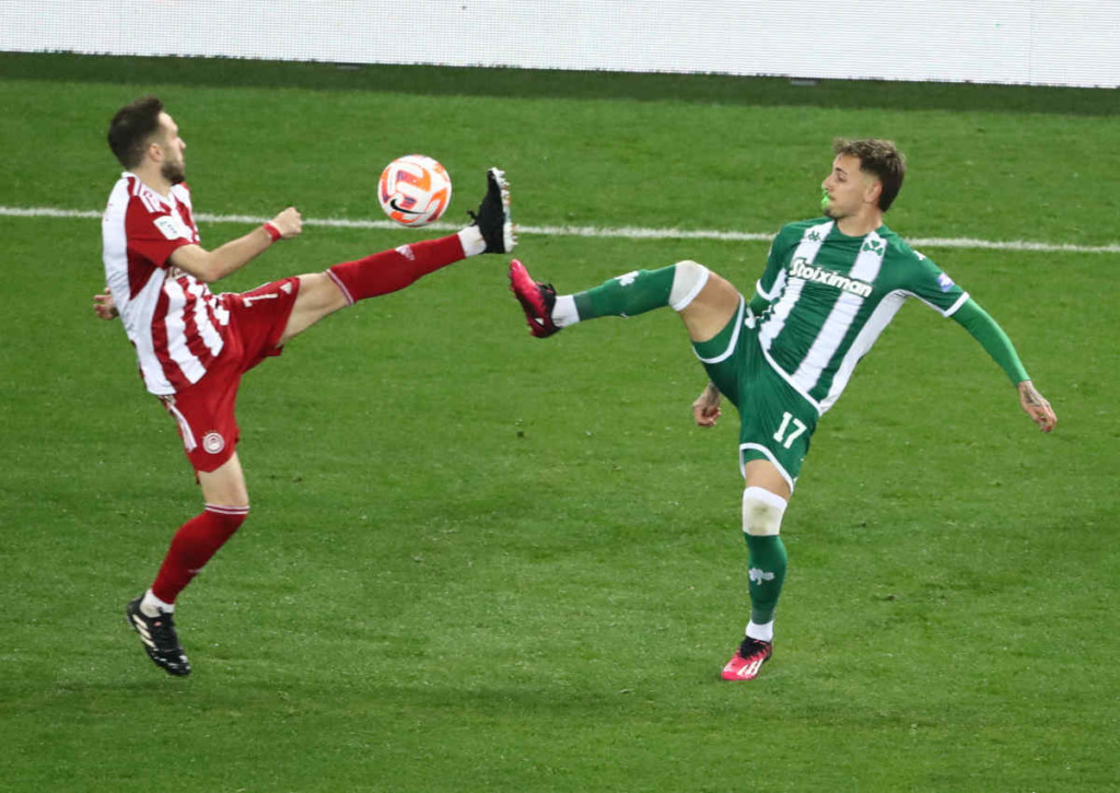 Wer gewinnt das Hinspiel der Erzrivalen Olympiakos und Panathinaikos im griechischen Pokal?