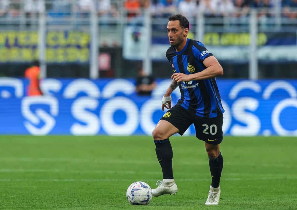 Verabschiedet sich Calhanoglu mit Inter Mailand gegen Hellas Verona mit einem Sieg in die Pause?