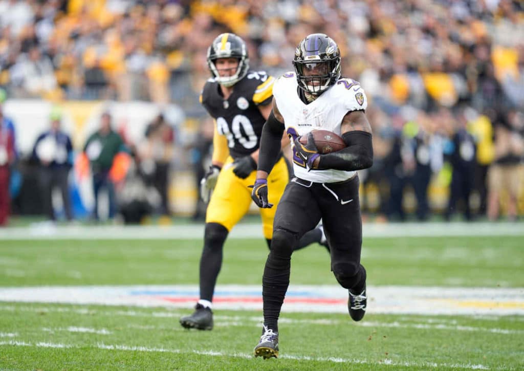 Ziehen die formstarken Ravens mit Runningback Derrick Henry wieder an den Steelers vorbei?