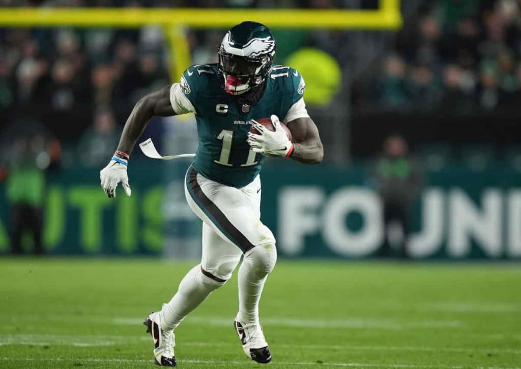 Sichern sich die Eagles (im Bild: AJ Brown) mit einem Sieg gegen die Commanders den Divisionstitel?